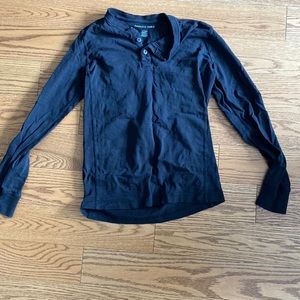 Men’s American Eagle black Henley size XS great condition